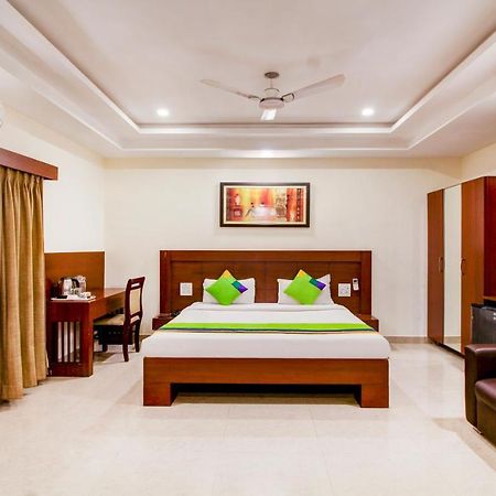 Treebo Trend Hotel Jp Plaza Nampally ไฮเดอราบัด ภายนอก รูปภาพ