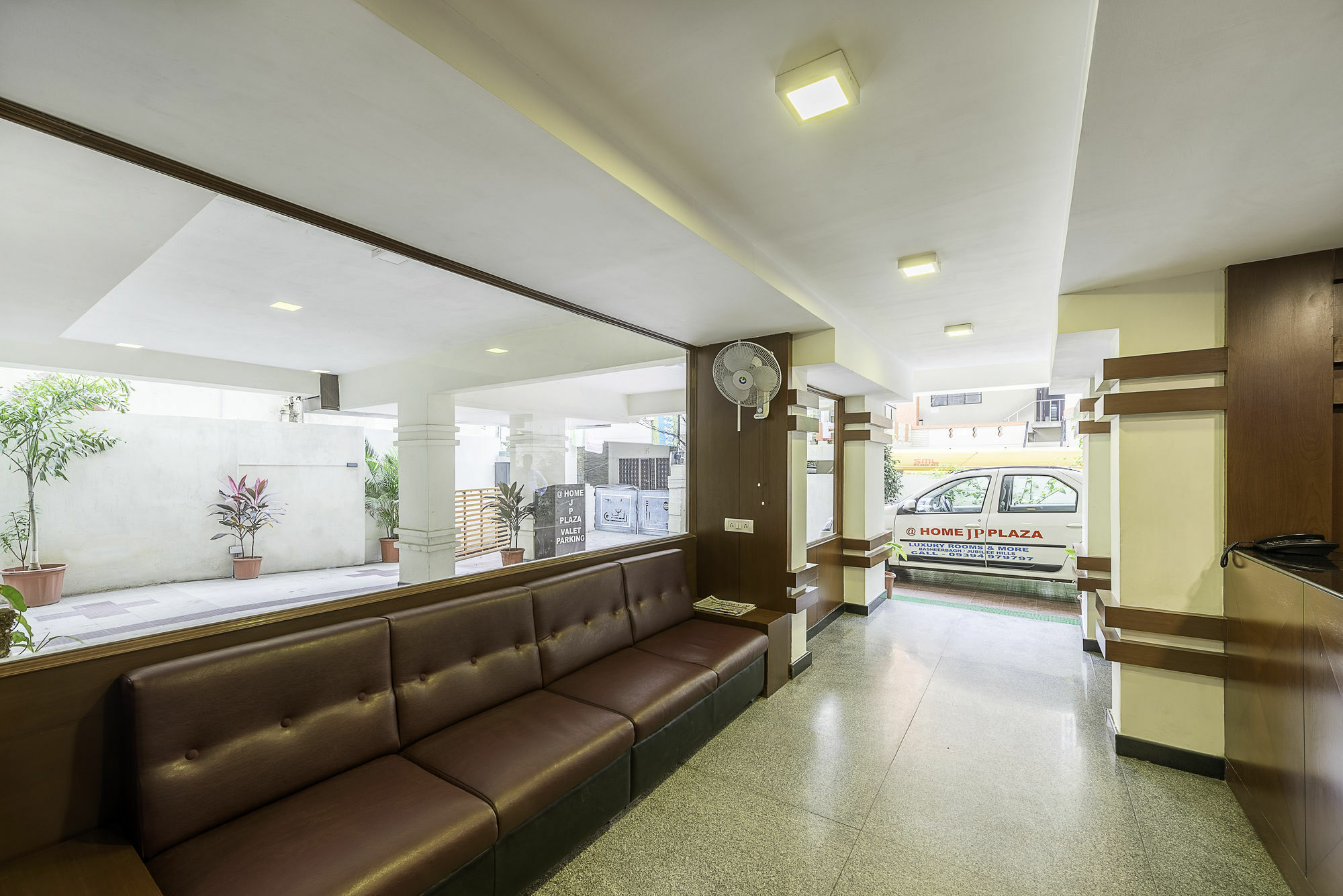 Treebo Trend Hotel Jp Plaza Nampally ไฮเดอราบัด ภายนอก รูปภาพ