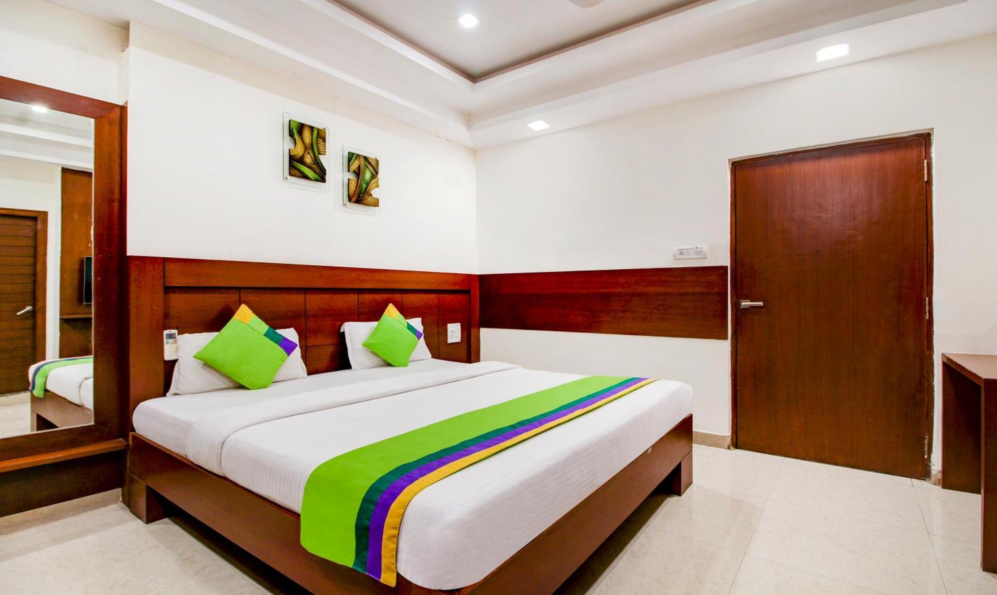 Treebo Trend Hotel Jp Plaza Nampally ไฮเดอราบัด ภายนอก รูปภาพ