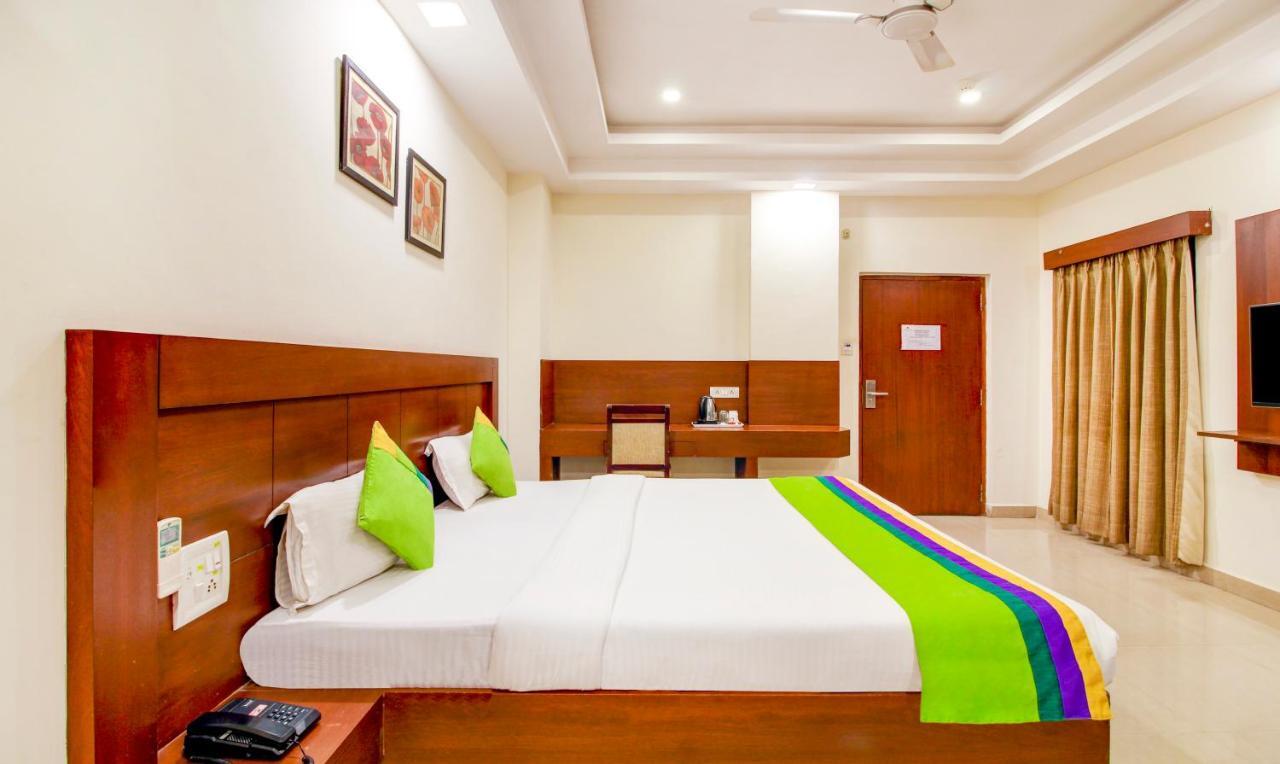 Treebo Trend Hotel Jp Plaza Nampally ไฮเดอราบัด ภายนอก รูปภาพ