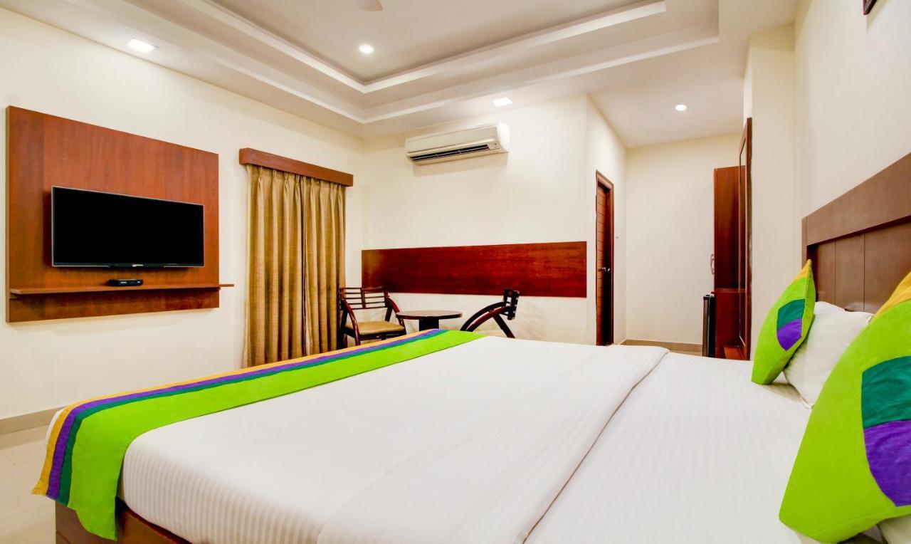 Treebo Trend Hotel Jp Plaza Nampally ไฮเดอราบัด ภายนอก รูปภาพ