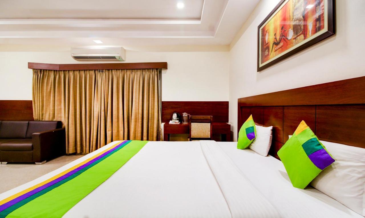 Treebo Trend Hotel Jp Plaza Nampally ไฮเดอราบัด ภายนอก รูปภาพ