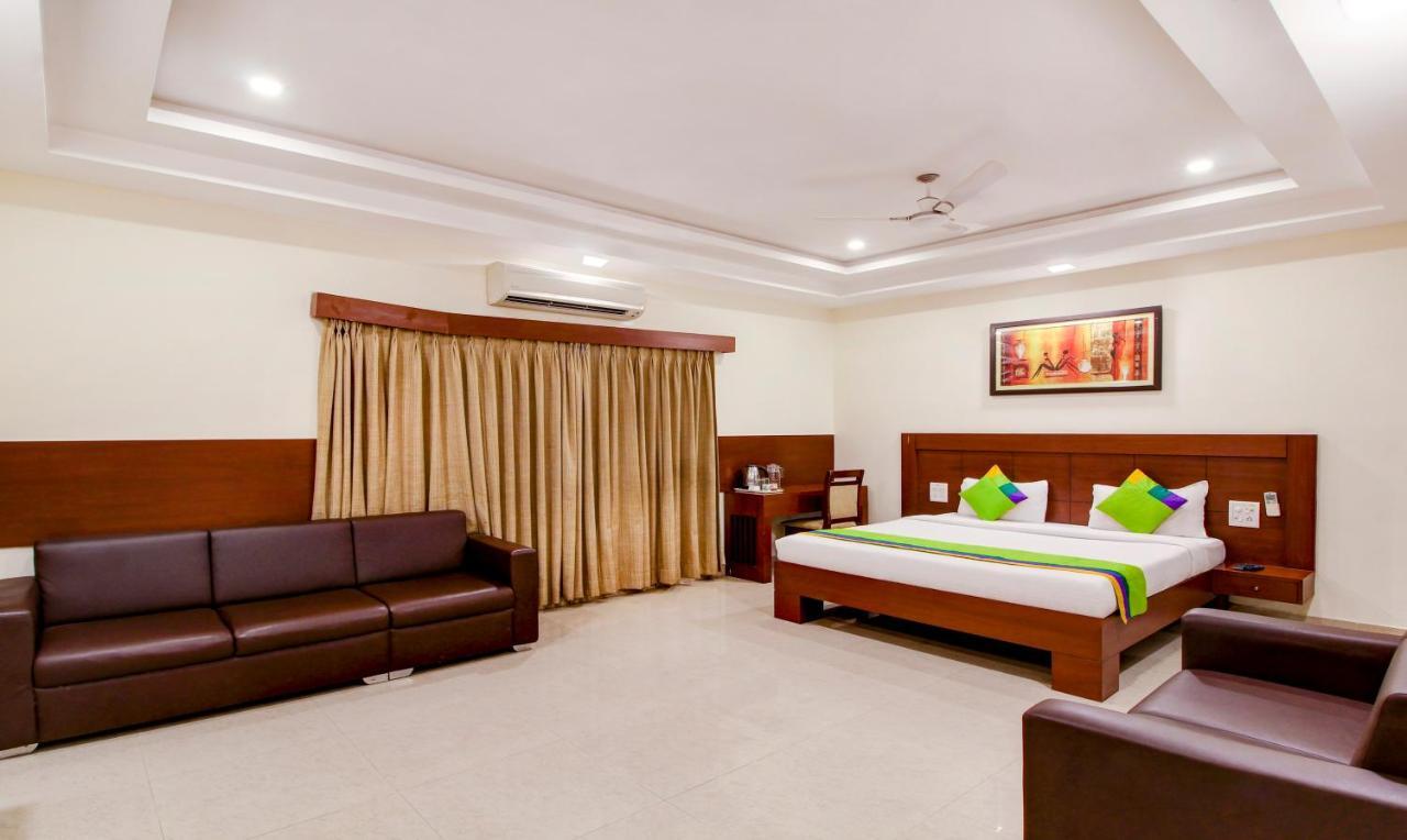 Treebo Trend Hotel Jp Plaza Nampally ไฮเดอราบัด ภายนอก รูปภาพ