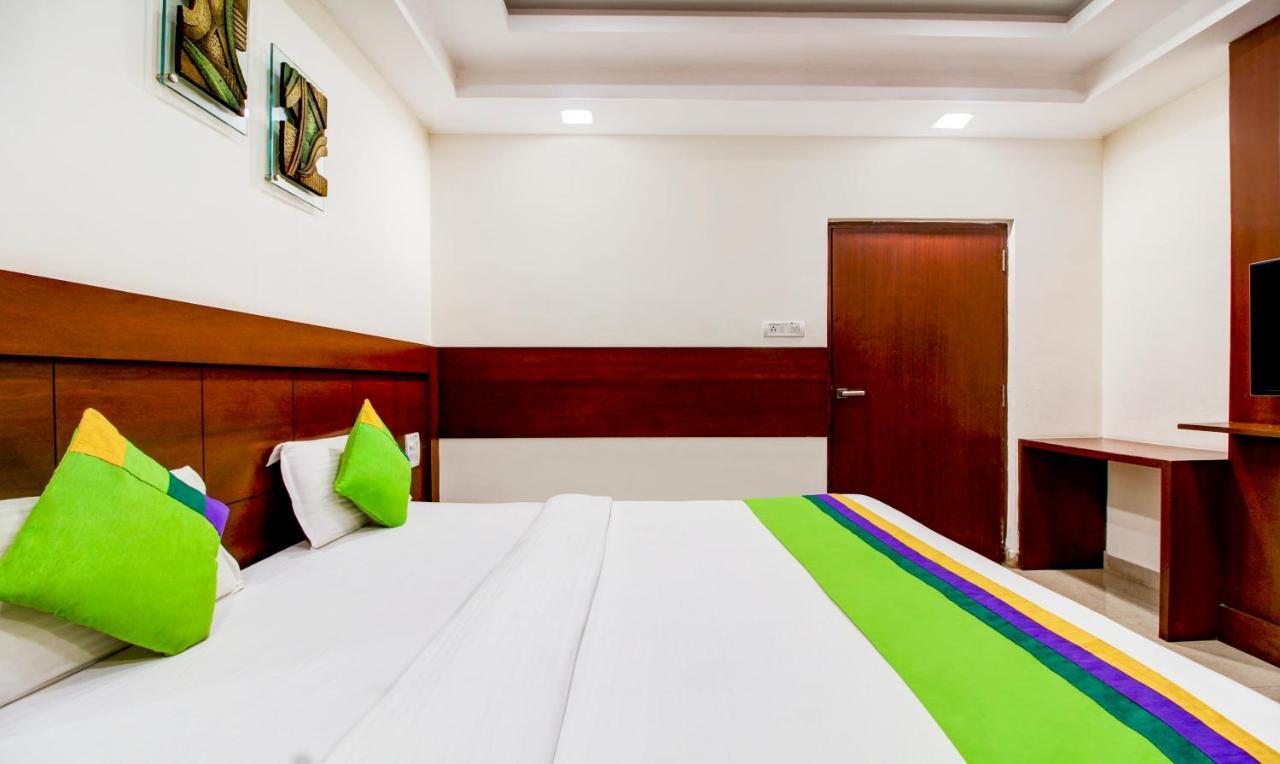 Treebo Trend Hotel Jp Plaza Nampally ไฮเดอราบัด ภายนอก รูปภาพ