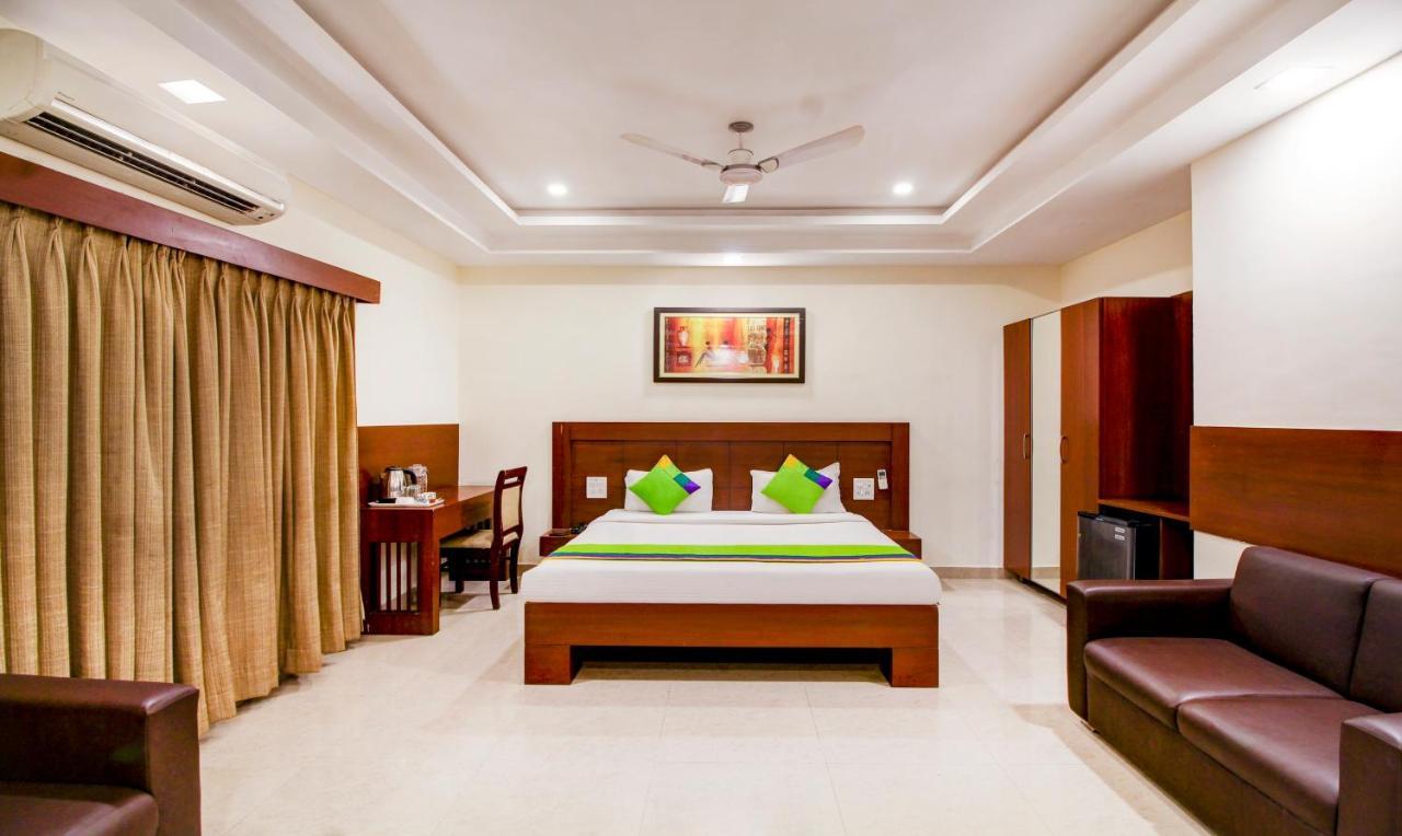 Treebo Trend Hotel Jp Plaza Nampally ไฮเดอราบัด ภายนอก รูปภาพ